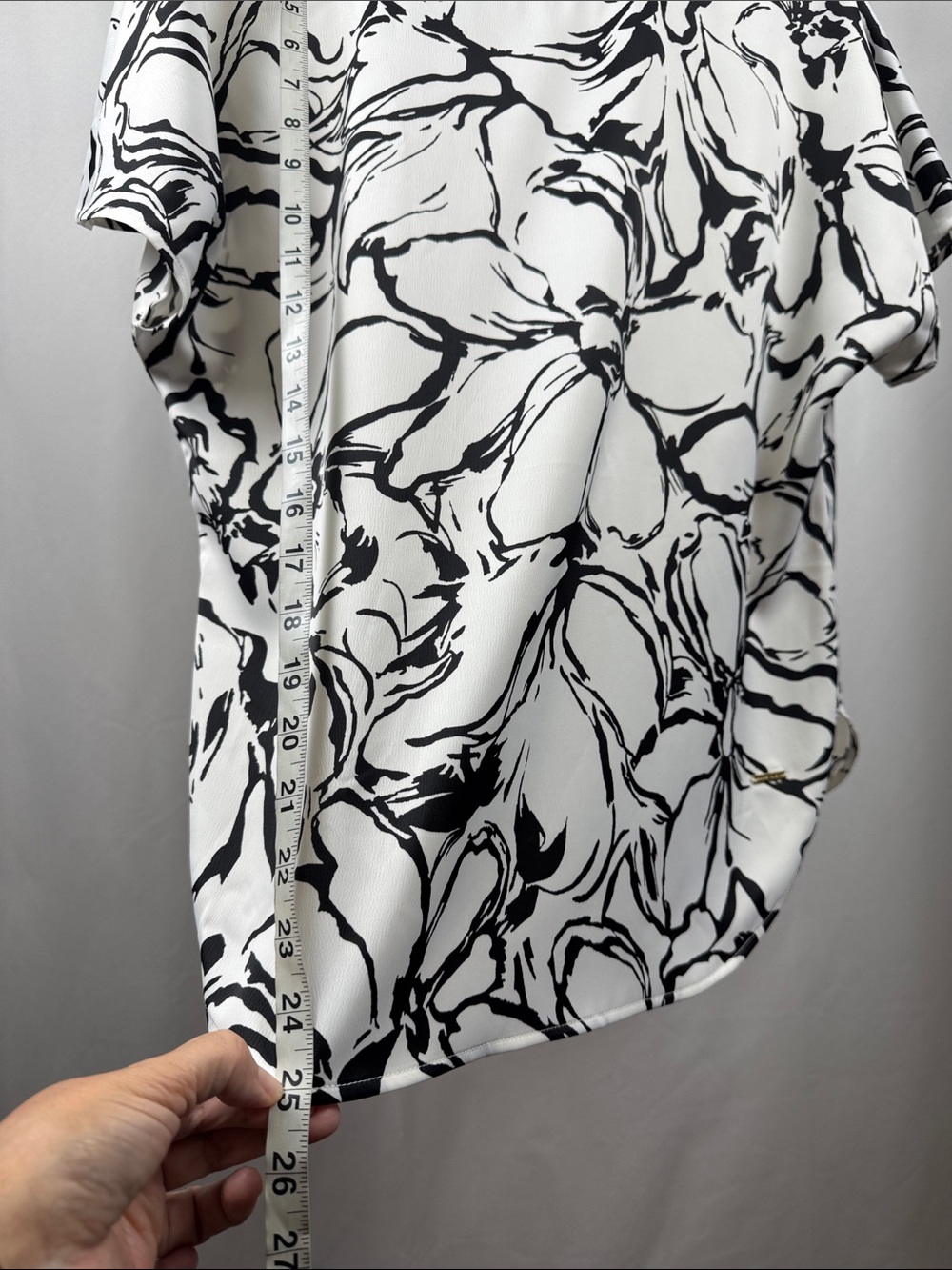 Anne Klein Floral Short Sleeve Blouse White Black Size M - Picture 9 of 10